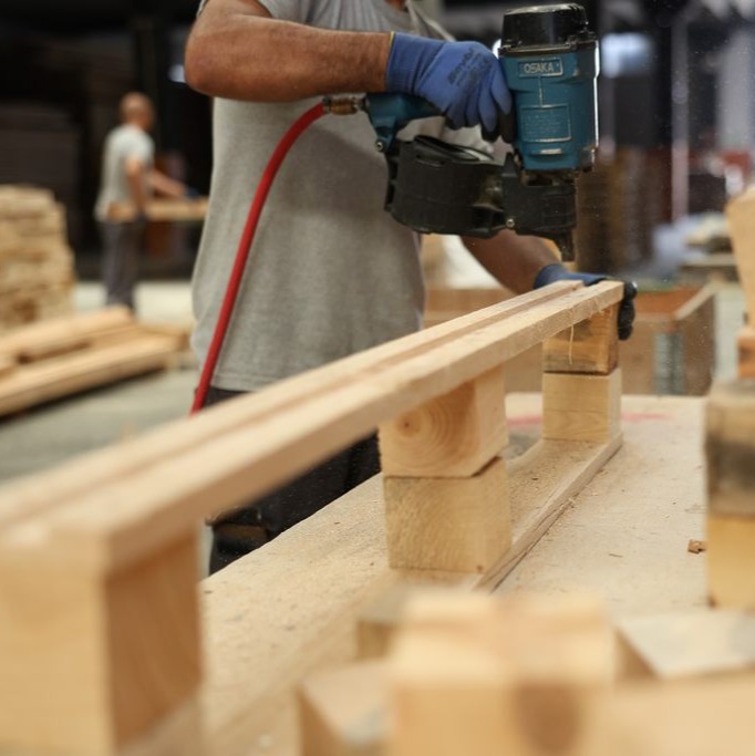 Differences Between EURO Pallets and Custom-Sized Pallets